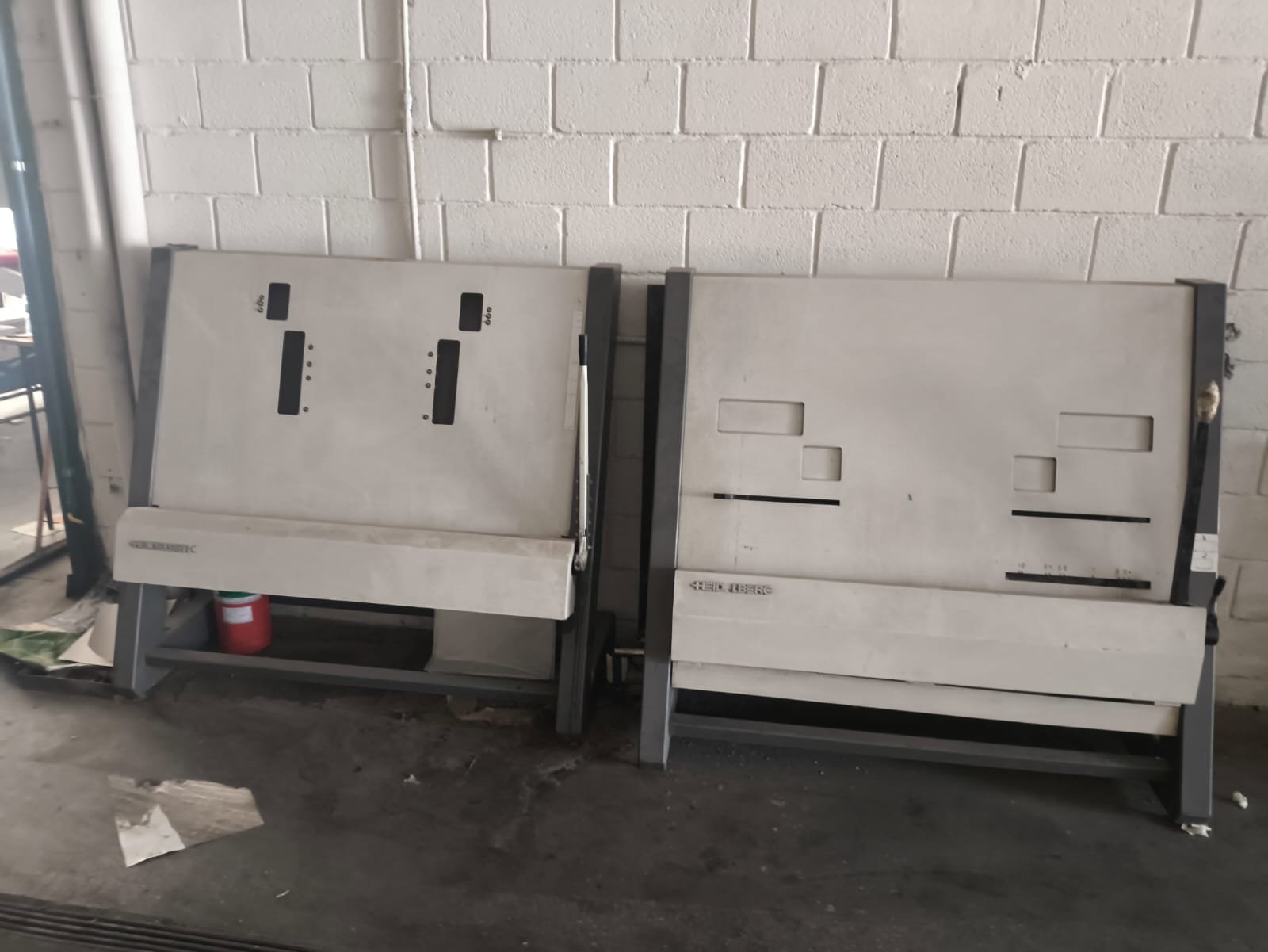 LOTE 07 - Conjunto de furador e dobrador de chapa