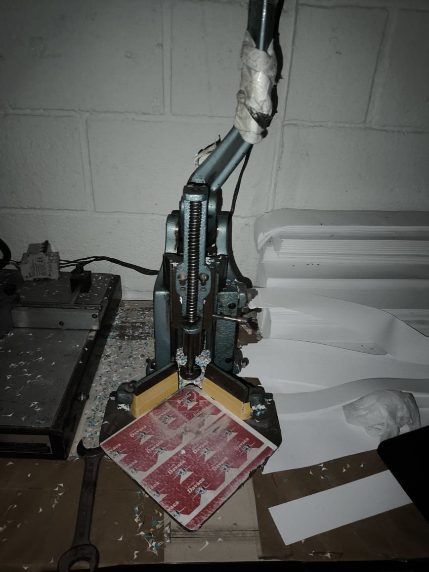 LOTE 14 - Canteadeira