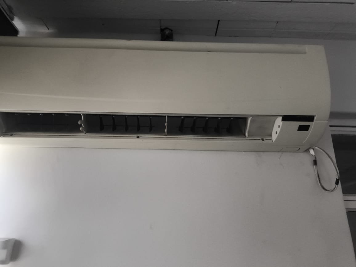 LOTE 27 - Um aparelho de cortina de ar marca EOS