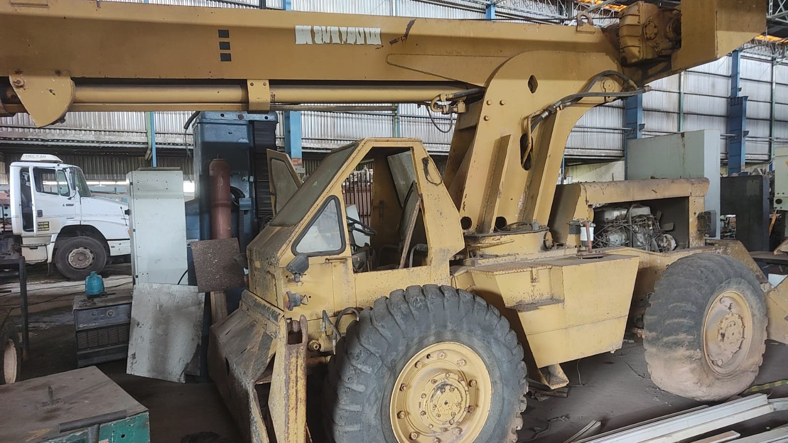 LOTE 04 - Guindaste Galion