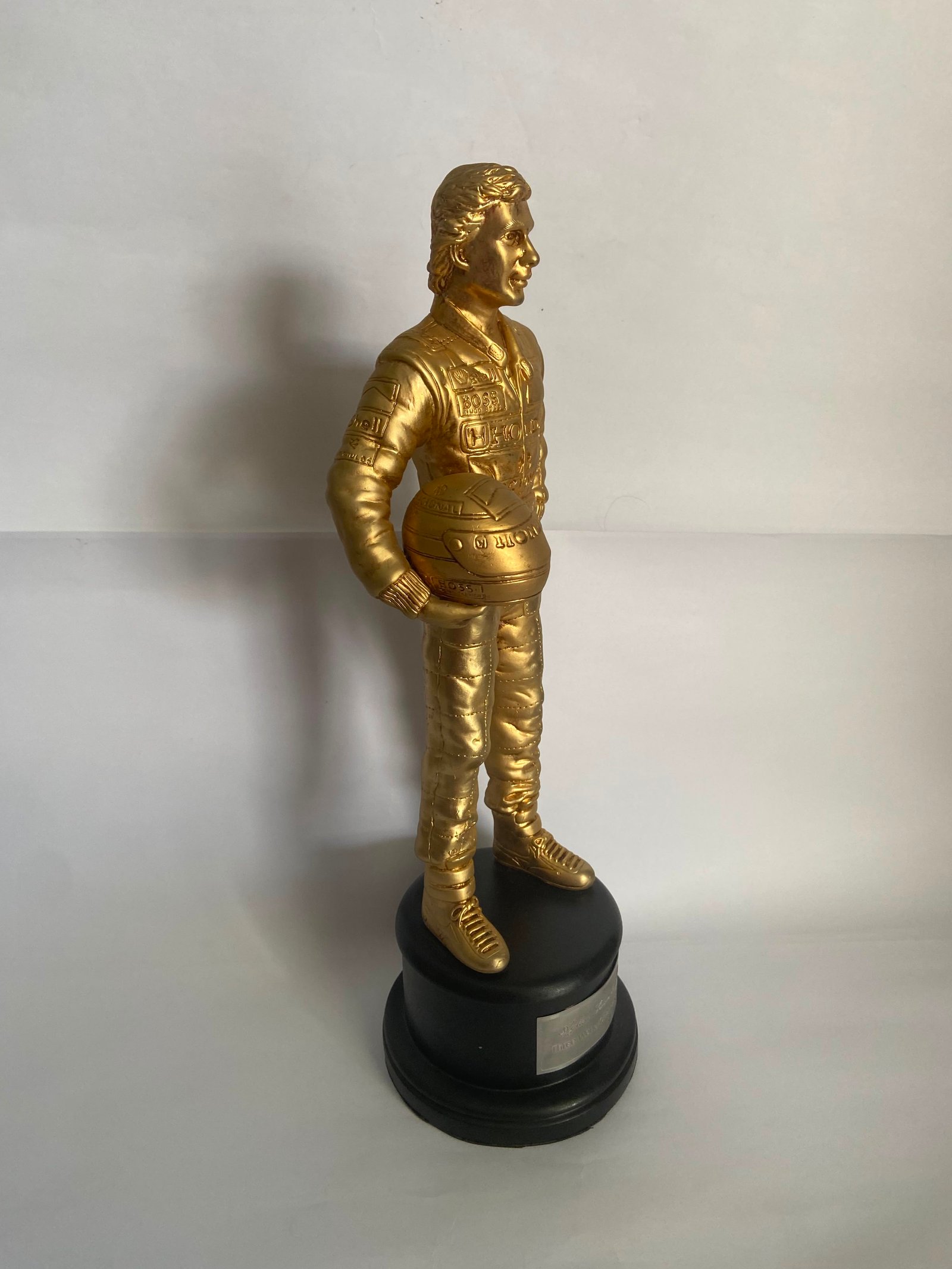 Escultura Oficial Ayrton Senna: "A Paradinha" – Edição Limitada (Peça 002 de 500) | Assinada por Wilson Iguti em Parceria com